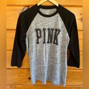 PINK Victorias Secret Gray Black T-Shirt Sparkle Logo Baseball Tee Campus Small